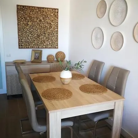 Serene House In Semesterbostad