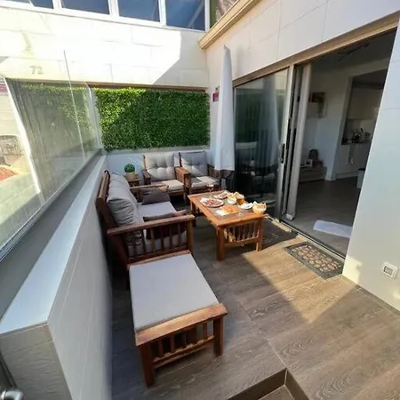 Serene House In Semesterbostad *